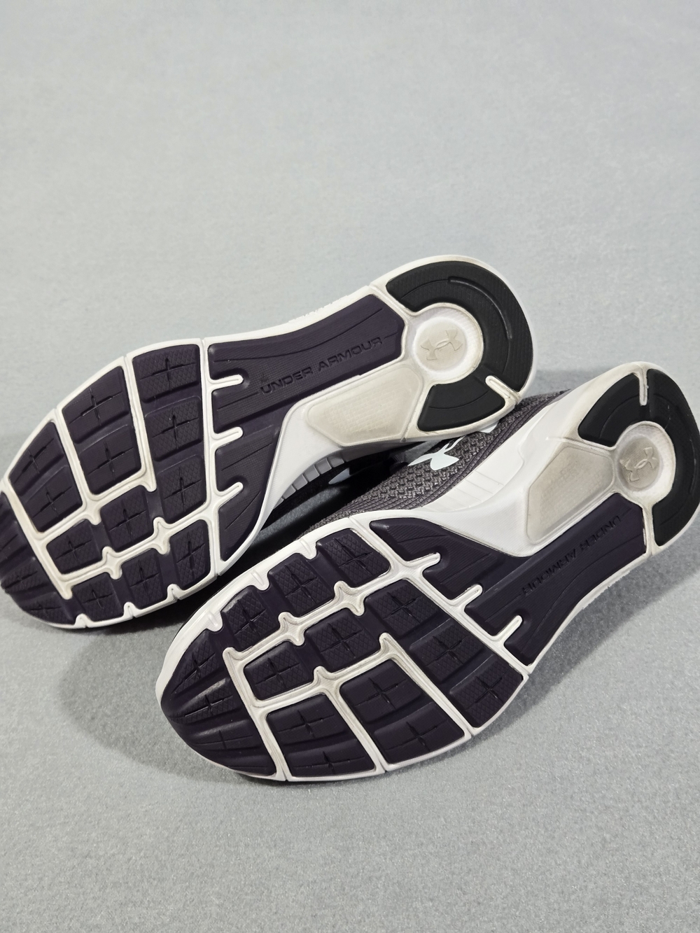 Under Armour Women’s 7.5 Athletic Running Shoes - Picture 4 of 9